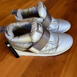 Sorel Women's Out ‘N About™ Puffy Boot - Pure Silver 9.5